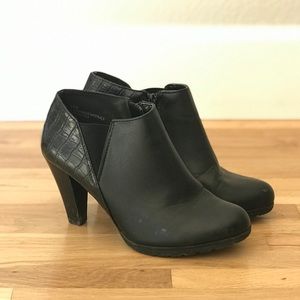 Women’s black ankle boots sz 6.5